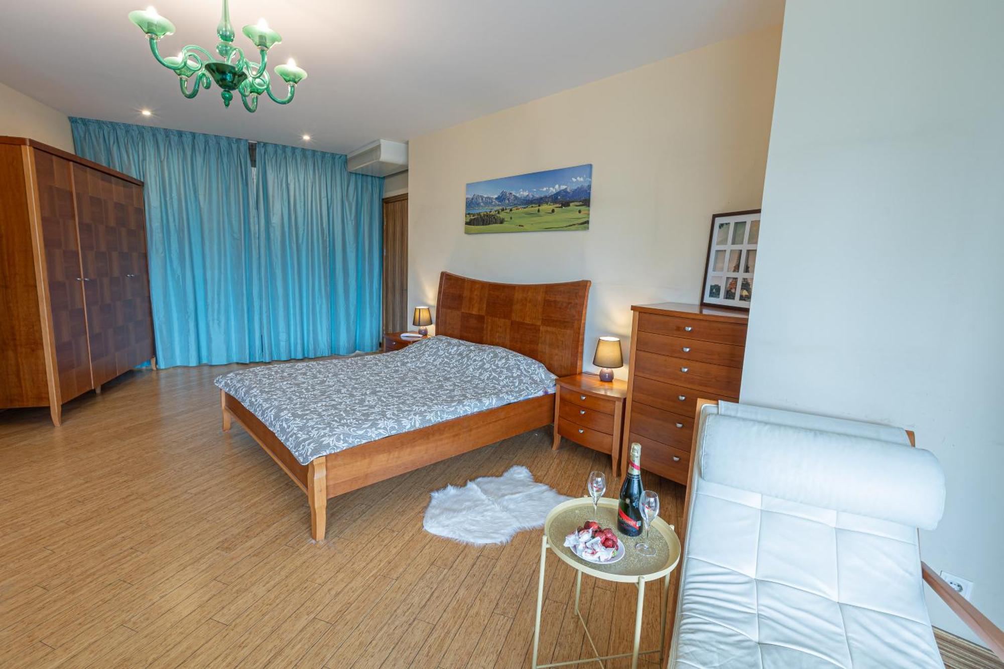 Royal Suites Whith Free Parking Рига Екстер'єр фото