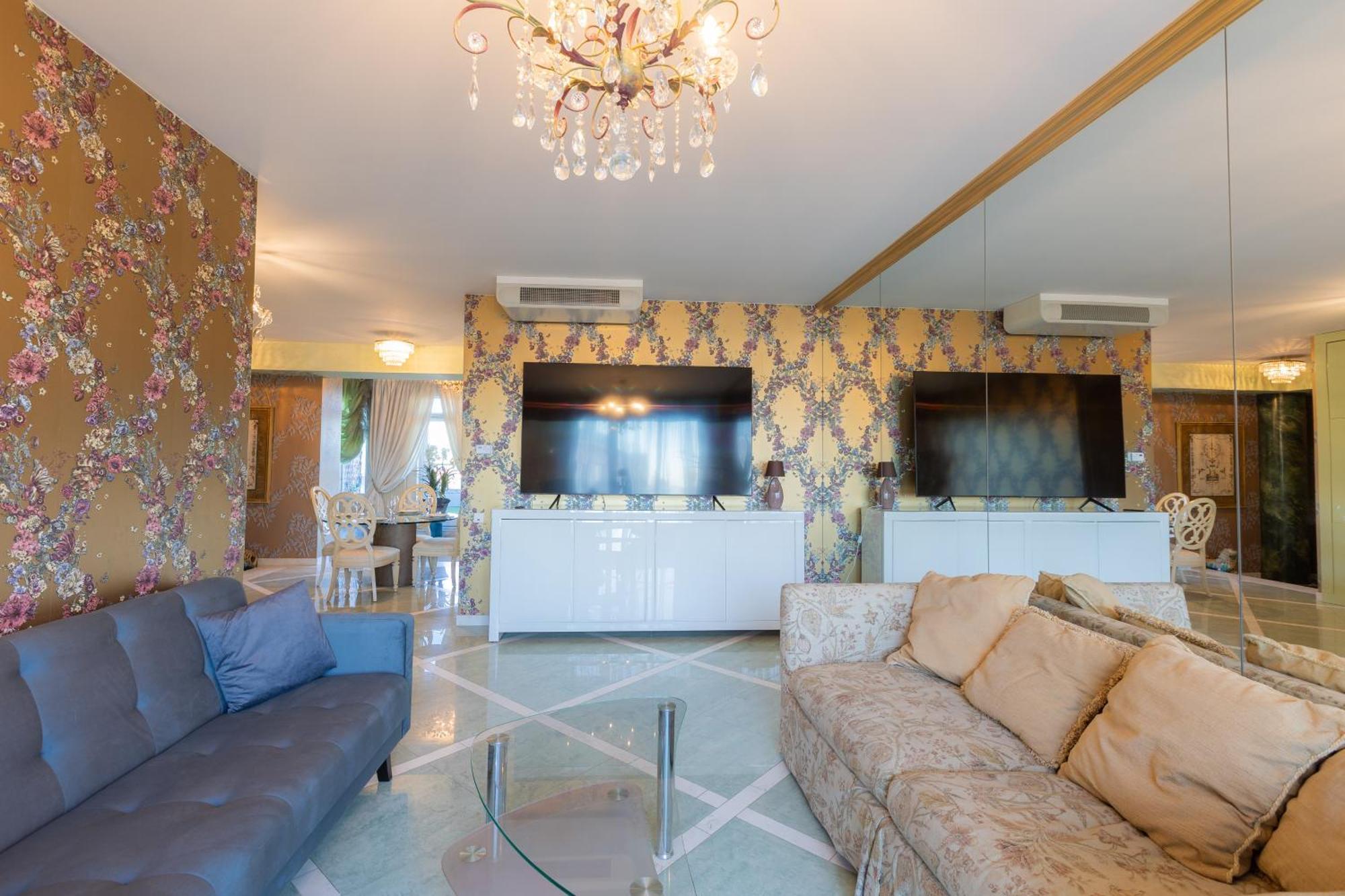 Royal Suites Whith Free Parking Рига Екстер'єр фото