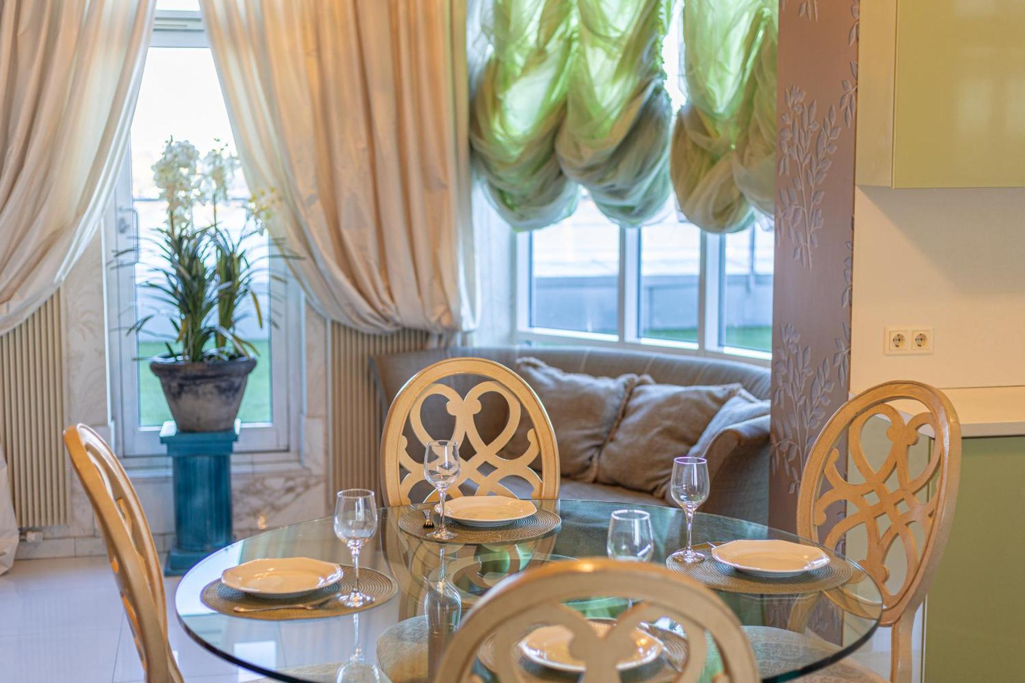 Royal Suites Whith Free Parking Рига Екстер'єр фото